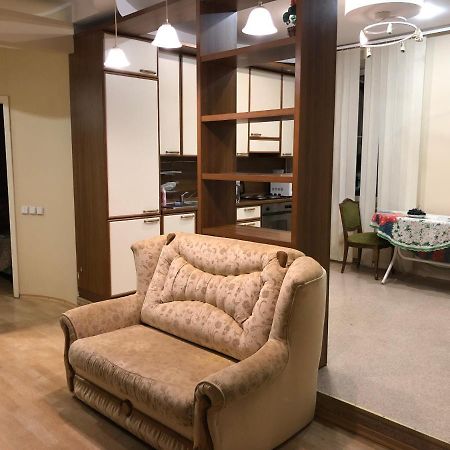 Lux In The Center With Jacuzzi Most City Area Dnipro Exterior photo