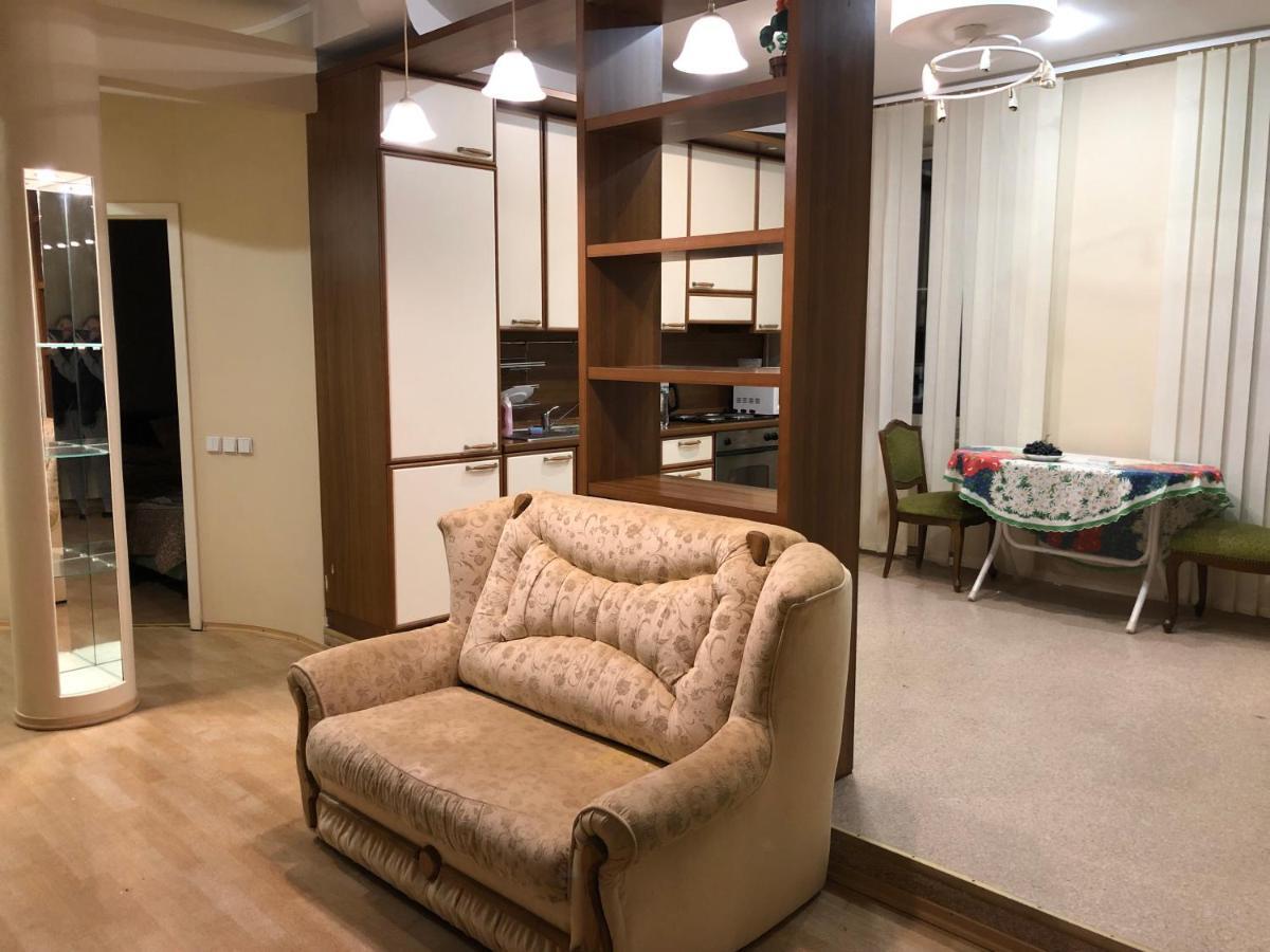 Lux In The Center With Jacuzzi Most City Area Dnipro Exterior photo